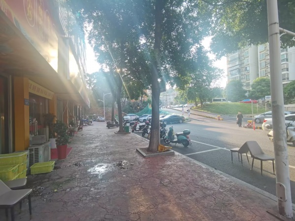 优价转让几万人学生客流成熟小区双门头临街餐馆Y874 优价转让几万人学生客流成熟小区双门头临街餐馆Y874