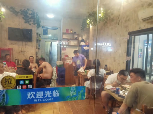 捡漏!高桥成熟小区临街餐饮宵夜烧烤粉面馆低价转让Y881 捡漏!高桥成熟小区临街餐饮宵夜烧烤粉面馆低价转让Y881