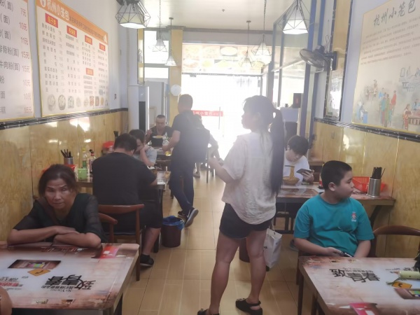 汽车西站文和里美食广场临街餐饮店优价转让M8116 汽车西站文和里美食广场临街餐饮店优价转让M8116