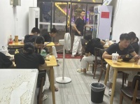 好位置螺丝塘地铁口MOMA当代广场拐角处餐饮店可空转Y842