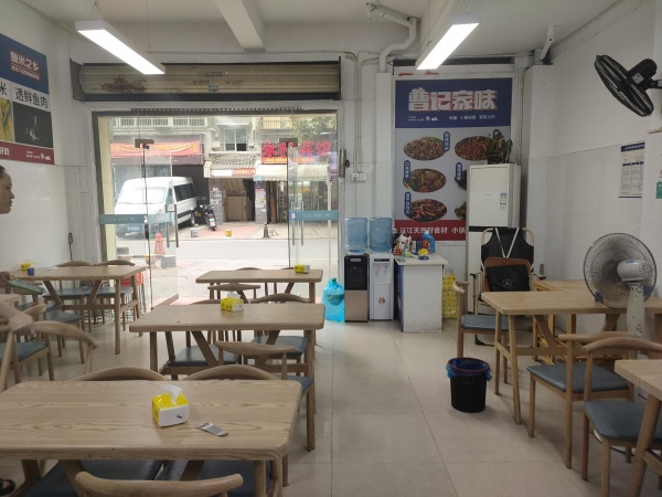 低价急转地铁口旁边永祥小区美食街80平米临街餐馆转让Y8155 低价急转地铁口旁边永祥小区美食街80平米临街餐馆转让Y8155