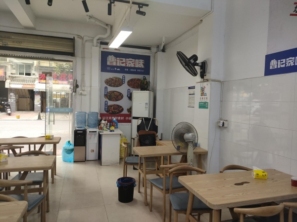 低价急转地铁口旁边永祥小区美食街80平米临街餐馆转让Y8155 低价急转地铁口旁边永祥小区美食街80平米临街餐馆转让Y8155