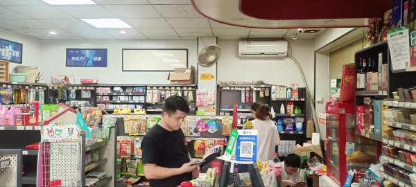 日营业额5000加大型小区出入口双门头拐角超市转让Y8165 日营业额5000加大型小区出入口双门头拐角超市转让Y8165