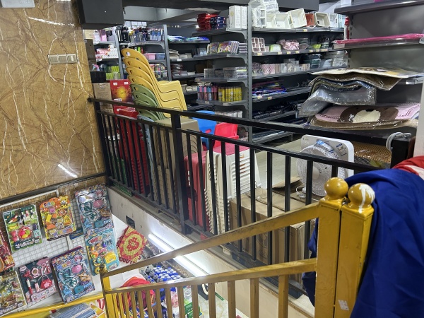 Y8175地铁口小区进出口拐角位置日营业2万左右超市优价转让 Y8175地铁口小区进出口拐角位置日营业2万左右超市优价转让