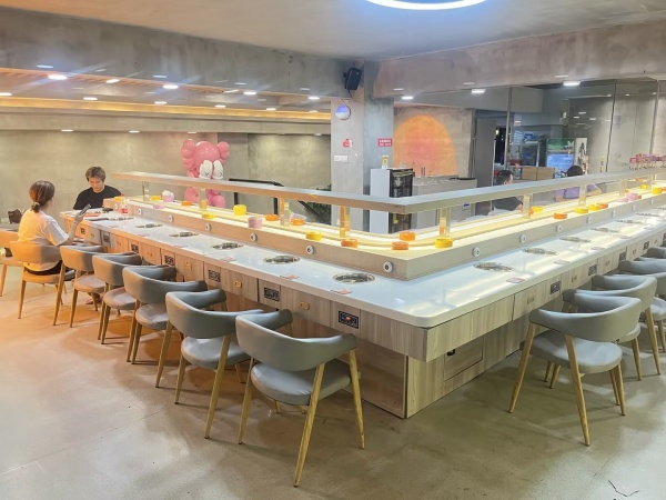 Y8196自带引流商圈 南门口 独栋餐饮门面优价转让(可空转 Y8196自带引流商圈 南门口 独栋餐饮门面优价转让(可空转