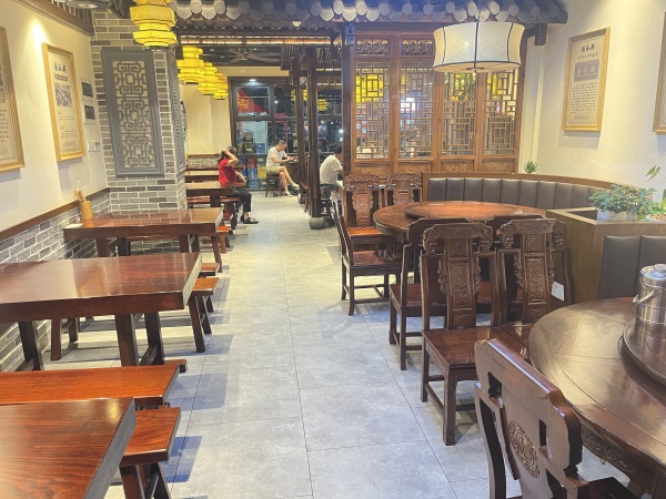 Y8195地铁口日营万元粉面盖码餐饮店优价转让 Y8195地铁口日营万元粉面盖码餐饮店优价转让