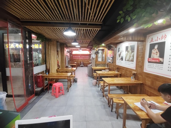 Y8216长沙火车站电脑城120平餐饮店优价转让 Y8216长沙火车站电脑城120平餐饮店优价转让