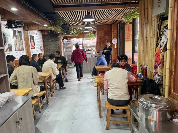 Y8216长沙火车站电脑城120平餐饮店优价转让 Y8216长沙火车站电脑城120平餐饮店优价转让