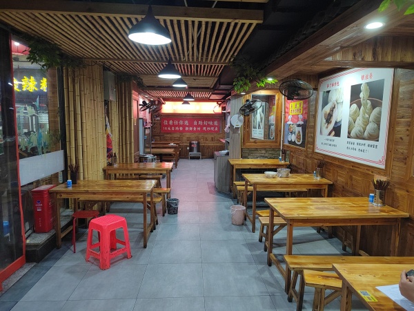 Y8216长沙火车站电脑城120平餐饮店优价转让 Y8216长沙火车站电脑城120平餐饮店优价转让