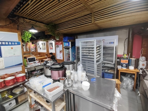 Y8216长沙火车站电脑城120平餐饮店优价转让 Y8216长沙火车站电脑城120平餐饮店优价转让