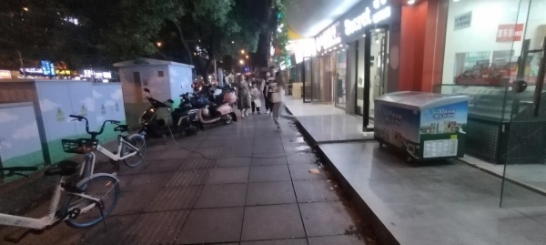 d935地铁口BI经之路门面转让(3万)可做餐饮行业 d935地铁口BI经之路门面转让(3万)可做餐饮行业