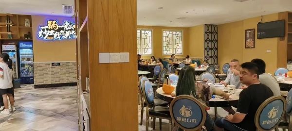 天心区十字路口精装一楼450平餐饮店低价转让Y946 天心区十字路口精装一楼450平餐饮店低价转让Y946