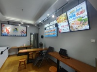 M953 都市学院53平低房租2楼可住人带设备转让