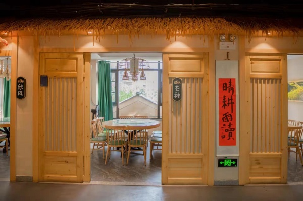 Y967星沙写字楼地铁口旁500平餐饮饭店优价转让 Y967星沙写字楼地铁口旁500平餐饮饭店优价转让