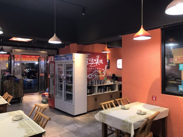 M9126 岳麓区涉外夜宵街餐饮码头优价转让 M9126 岳麓区涉外夜宵街餐饮码头优价转让