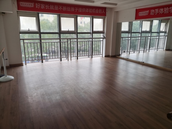 G9164火爆!超低房租实验小学小区出入口临街门面出租 G9164火爆!超低房租实验小学小区出入口临街门面出租