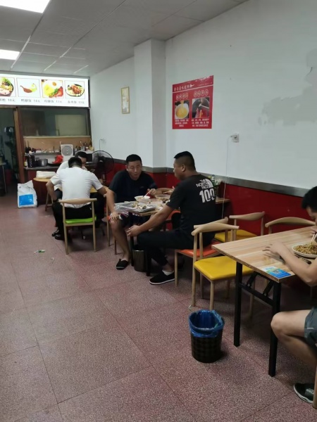 Y9179恒广物流园内日营业额3000的70平餐饮粉面卤味 Y9179恒广物流园内日营业额3000的70平餐饮粉面卤味