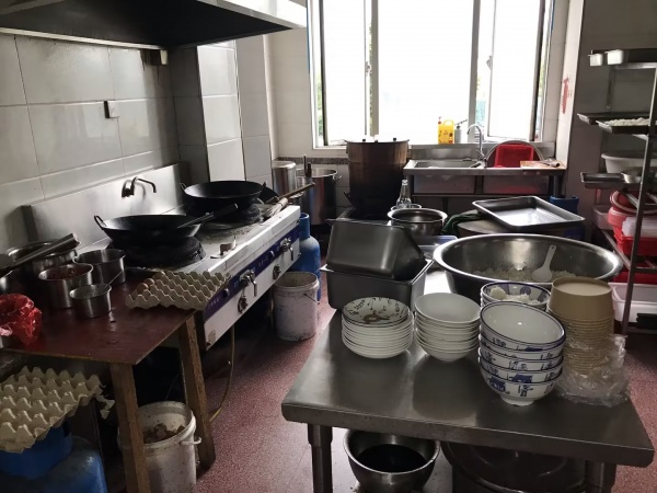 Y9179恒广物流园内日营业额3000的70平餐饮粉面卤味 Y9179恒广物流园内日营业额3000的70平餐饮粉面卤味