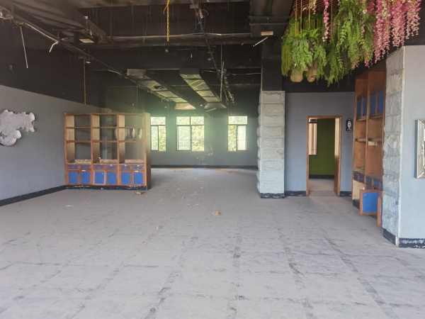 Y9189星沙工业园大型成熟小区700平临街门面房东直租 Y9189星沙工业园大型成熟小区700平临街门面房东直租