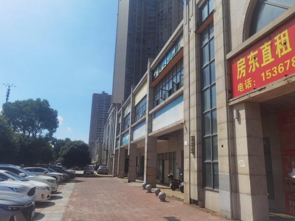 Y9189星沙工业园大型成熟小区700平临街门面房东直租 Y9189星沙工业园大型成熟小区700平临街门面房东直租