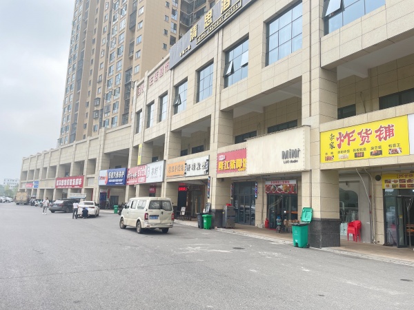 Y9262望城成熟小区商业街门口餐饮炸串店转让(可空转) Y9262望城成熟小区商业街门口餐饮炸串店转让(可空转)