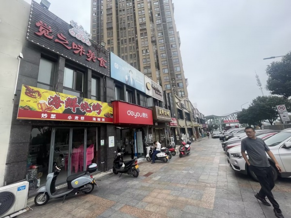 Y9273星沙大型小区120平成熟夜宵餐饮店转让(可外摆)) Y9273星沙大型小区120平成熟夜宵餐饮店转让(可外摆))