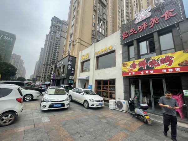 Y9273星沙大型小区120平成熟夜宵餐饮店转让(可外摆)) Y9273星沙大型小区120平成熟夜宵餐饮店转让(可外摆))