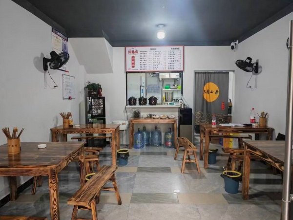 M9263 火爆5万急转小区正门口望城大型小区临街粉面店转让 M9263 火爆5万急转小区正门口望城大型小区临街粉面店转让
