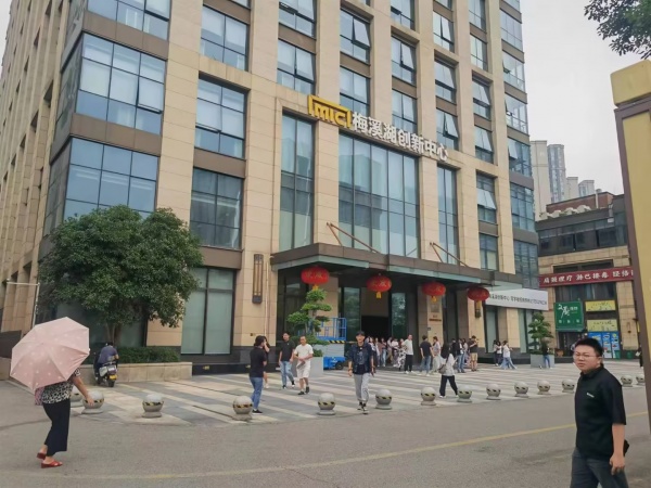 M9264 梅溪湖地铁口写字楼下日营4k多粉面快餐店低价转让 M9264 梅溪湖地铁口写字楼下日营4k多粉面快餐店低价转让