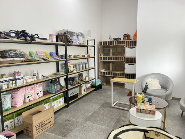 YA50地铁口商场外圈商业广场临街精装修带会员宠物店低价转 YA50地铁口商场外圈商业广场临街精装修带会员宠物店低价转