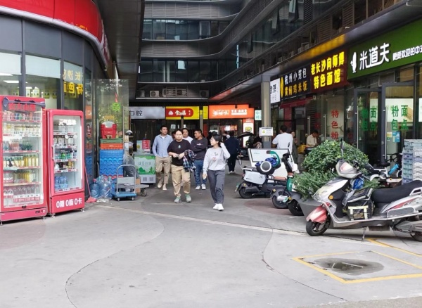 YA61麓云路地铁口写字楼底商下出口品牌麻辣烫小吃店转让 YA61麓云路地铁口写字楼底商下出口品牌麻辣烫小吃店转让