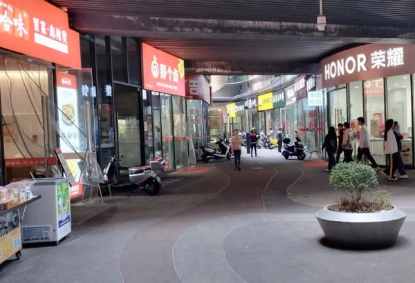 YA61麓云路地铁口写字楼底商下出口品牌麻辣烫小吃店转让 YA61麓云路地铁口写字楼底商下出口品牌麻辣烫小吃店转让