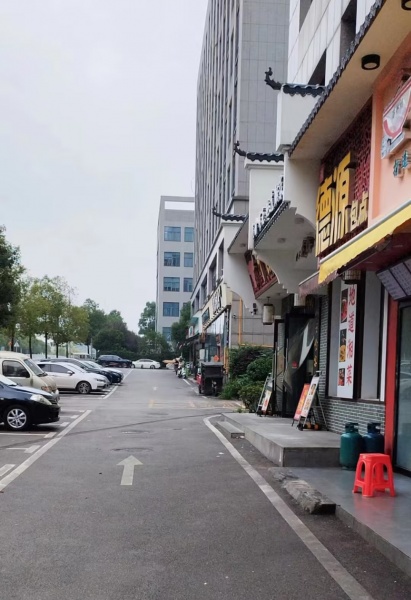 YA83(每天排长队)写字楼底商餐饮旺铺转让 YA83(每天排长队)写字楼底商餐饮旺铺转让