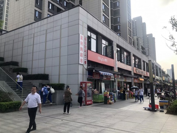 MA82 火爆!洋湖100平米临街门店转让(双彩店+麻将馆) MA82 火爆!洋湖100平米临街门店转让(双彩店+麻将馆)