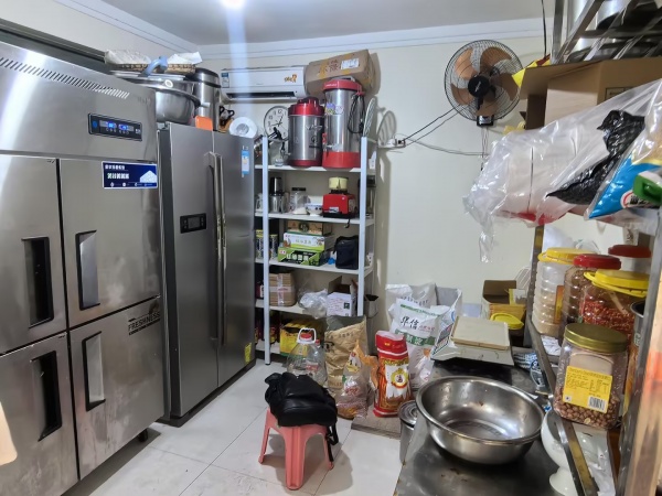 YA106雨花区毛竹塘交叉路口临街日营业2000+餐饮店优价转让 YA106雨花区毛竹塘交叉路口临街日营业2000+餐饮店优价转让