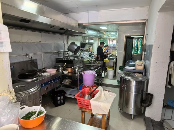 YA106雨花区毛竹塘交叉路口临街日营业2000+餐饮店优价转让 YA106雨花区毛竹塘交叉路口临街日营业2000+餐饮店优价转让