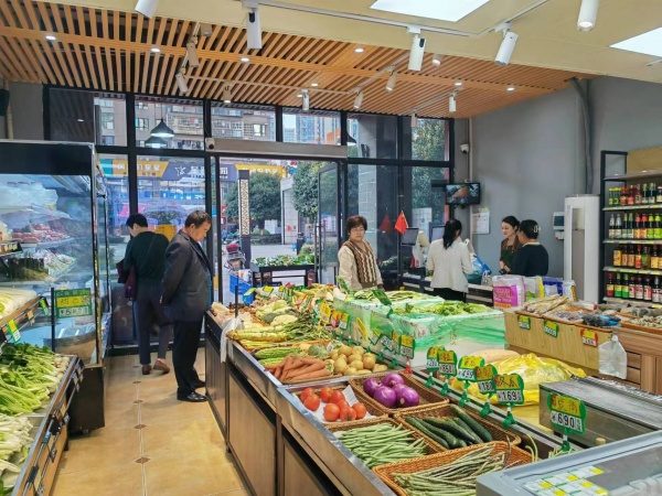 GA112罐子岭地铁口小区出入口日营6k左右生鲜店低价转让 GA112罐子岭地铁口小区出入口日营6k左右生鲜店低价转让