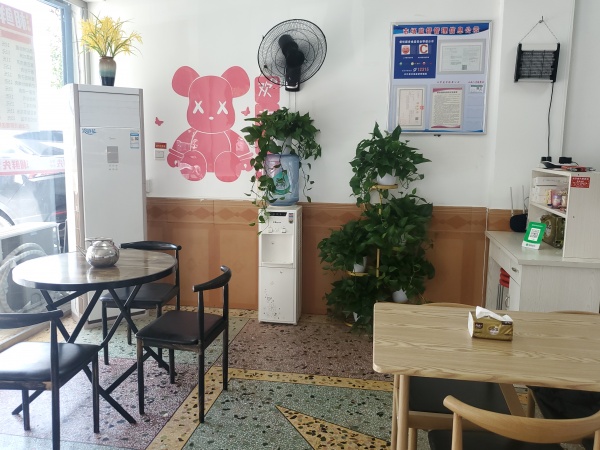 YA86低价急转2万!星沙60平品牌餐饮(外卖+堂食) YA86低价急转2万!星沙60平品牌餐饮(外卖+堂食)