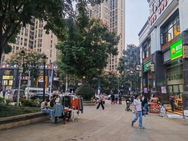 MF100 雨花区大型小区临街日营8000+生鲜店优价转让 MF100 雨花区大型小区临街日营8000+生鲜店优价转让