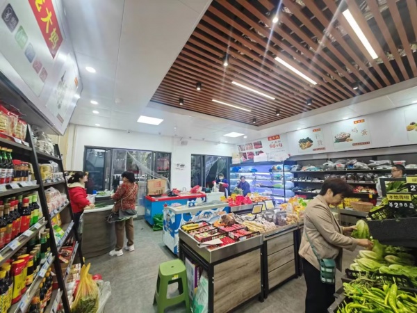 MF100 雨花区大型小区临街日营8000+生鲜店优价转让 MF100 雨花区大型小区临街日营8000+生鲜店优价转让