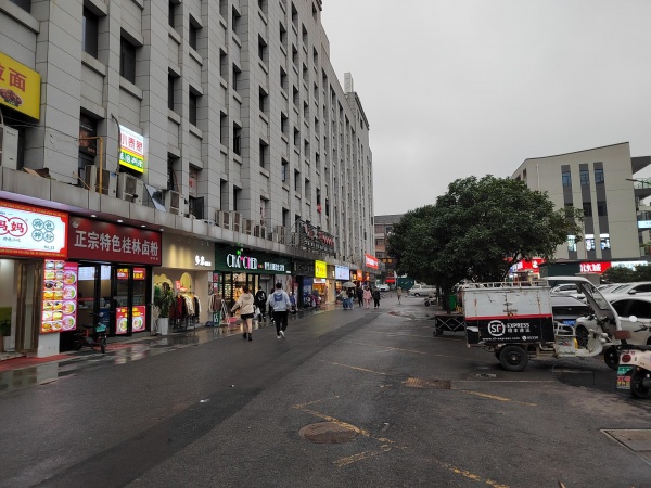 MF111 涉外学院商业一条街门面出租(无行业限制) MF111 涉外学院商业一条街门面出租(无行业限制)