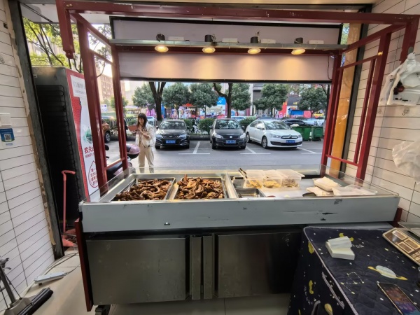 MF200 急转雨花区新星小区北门商场对面临街小吃店 MF200 急转雨花区新星小区北门商场对面临街小吃店