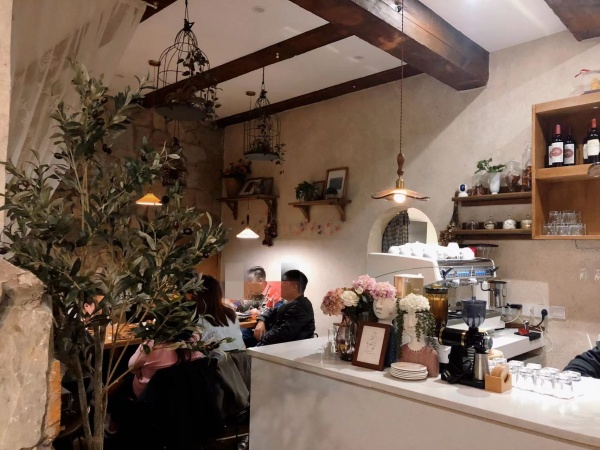 MK61 市中心步行街临街独栋220平餐饮转让(空转无限制) MK61 市中心步行街临街独栋220平餐饮转让(空转无限制)