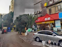dK72万人小区出入口商业临街特色餐馆优价转让