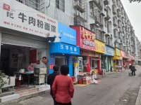 YK121芙蓉区地铁口小学正对面40平粉面店低价转让（可空转