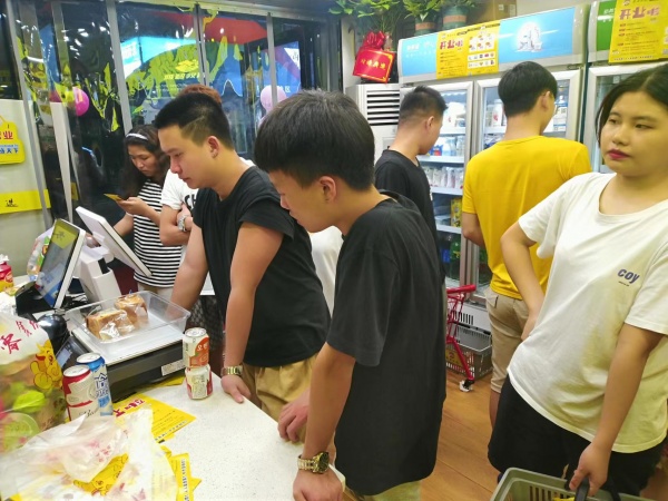 MK152 岳麓区大型小区日营6500+零食店优价转让 MK152 岳麓区大型小区日营6500+零食店优价转让