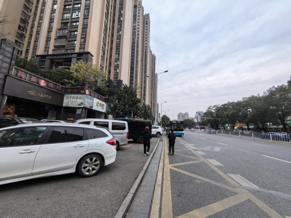 MK170 无转让费圭塘路雨花区交警大队对面临街门面房东直租 MK170 无转让费圭塘路雨花区交警大队对面临街门面房东直租