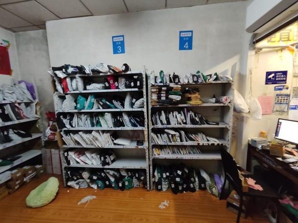 Yk201天心区柠檬丽都日均1000菜鸟带承包区优价转让 Yk201天心区柠檬丽都日均1000菜鸟带承包区优价转让