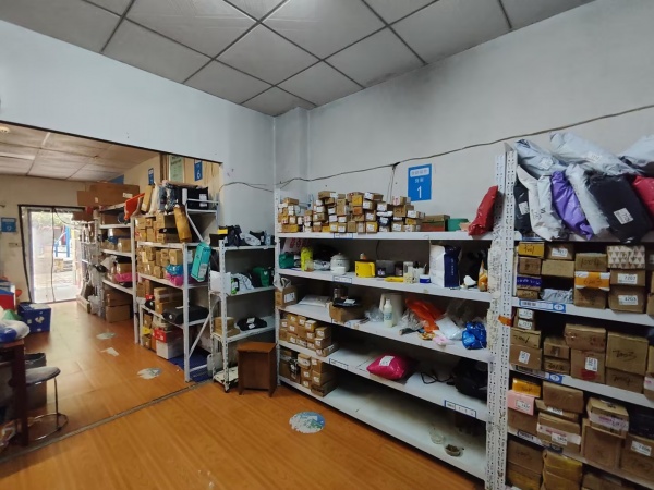 Yk201天心区柠檬丽都日均1000菜鸟带承包区优价转让 Yk201天心区柠檬丽都日均1000菜鸟带承包区优价转让