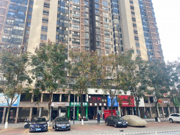 MK205 天心区万人小区114平临街底商门面出租(不可重餐饮 ) MK205 天心区万人小区114平临街底商门面出租(不可重餐饮 )